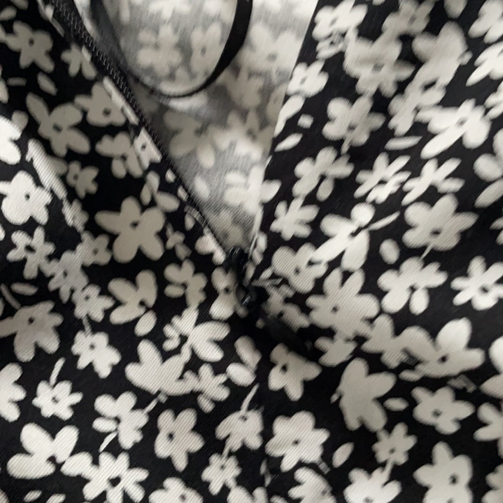 Floral Romper - Picture 3 of 6